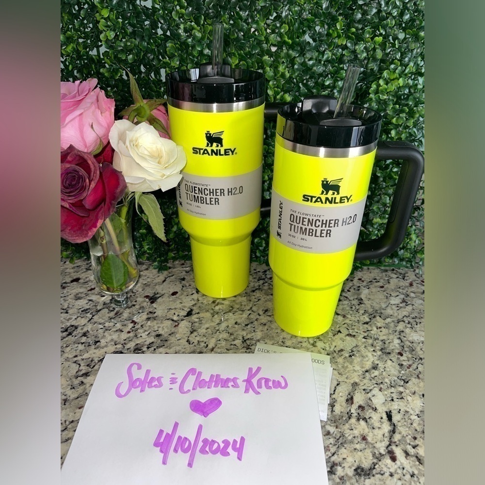 40oz Stanley Quencher Tumbler - Picture 3 of 3